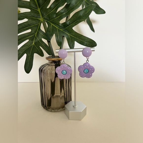 1970's Inspired Flower Dangle Earrings - Groovy Retro Pop-of-Color Earrings - Picture 6 of 14